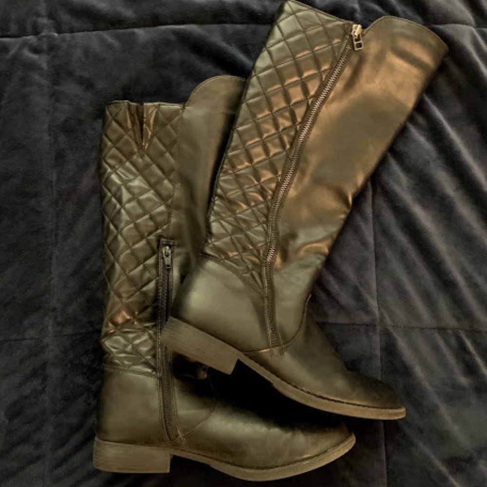 Black Boots